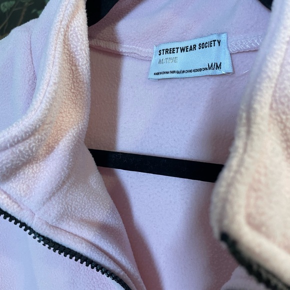 Bubble gum cropped pullover - Picture 2 of 2